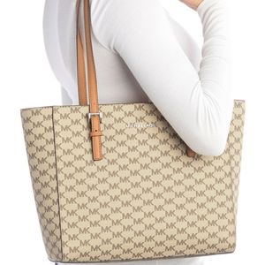 🎆 HOLIDAY DEAL FIRM 🎆 AUTHENTIC MICHAEL Michael Kors Jet Set Medium Travel…